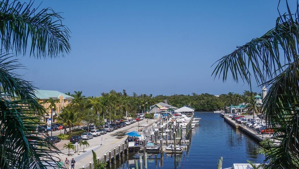 Building Photo - 700 E Boynton Beach Blvd