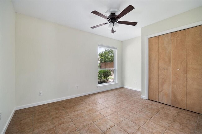 Building Photo - 1406 Radam Cir