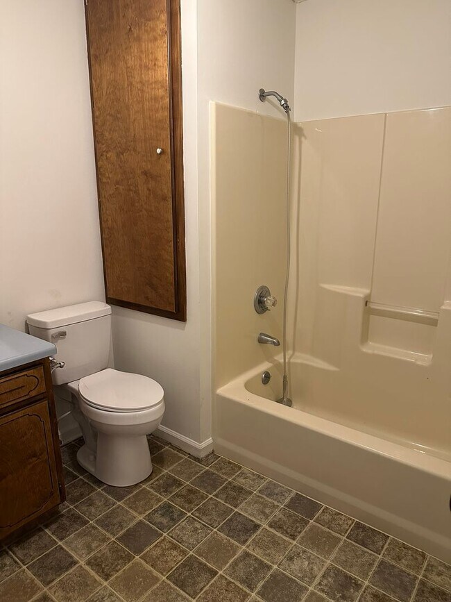 Building Photo - 73 Lavaughn Dr