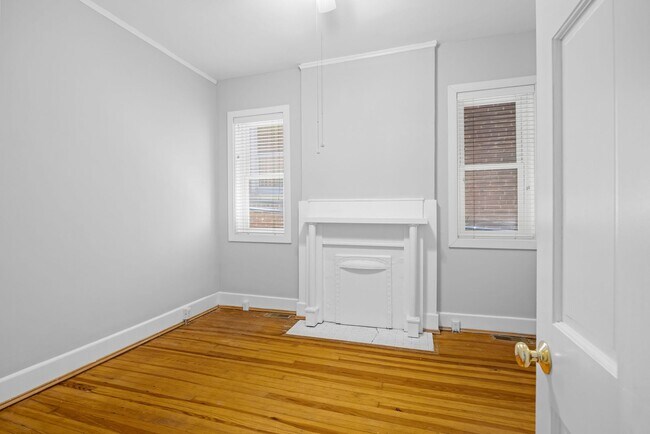 Building Photo - 1721 Hanover Ave