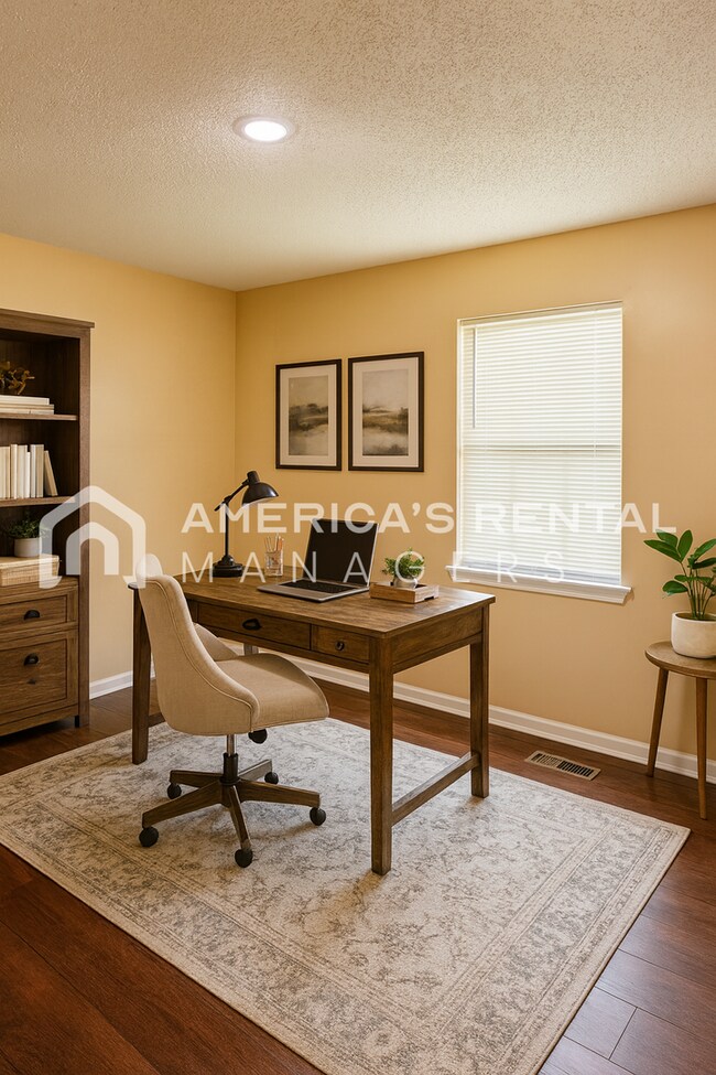 Building Photo - Modern 3BR/2BA – Easy Commute to Downtown!