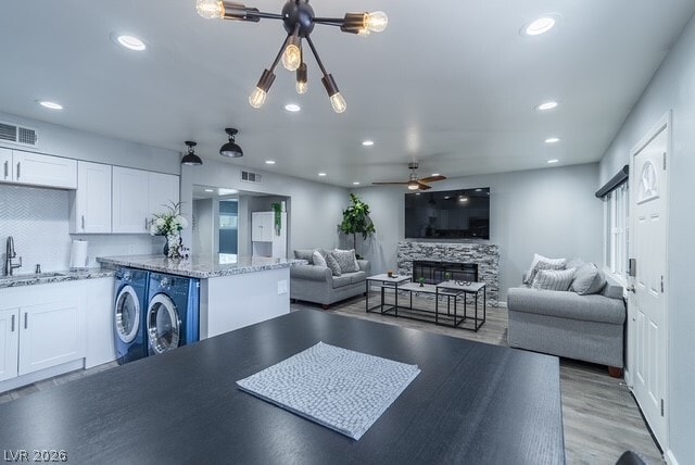 Building Photo - 350 E Desert Inn Rd