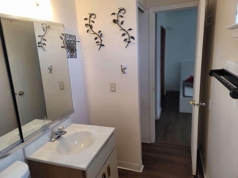 Building Photo - 134 Freedom Trl