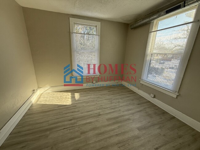 Building Photo - One Bedroom Upstairs Apartment | Available...