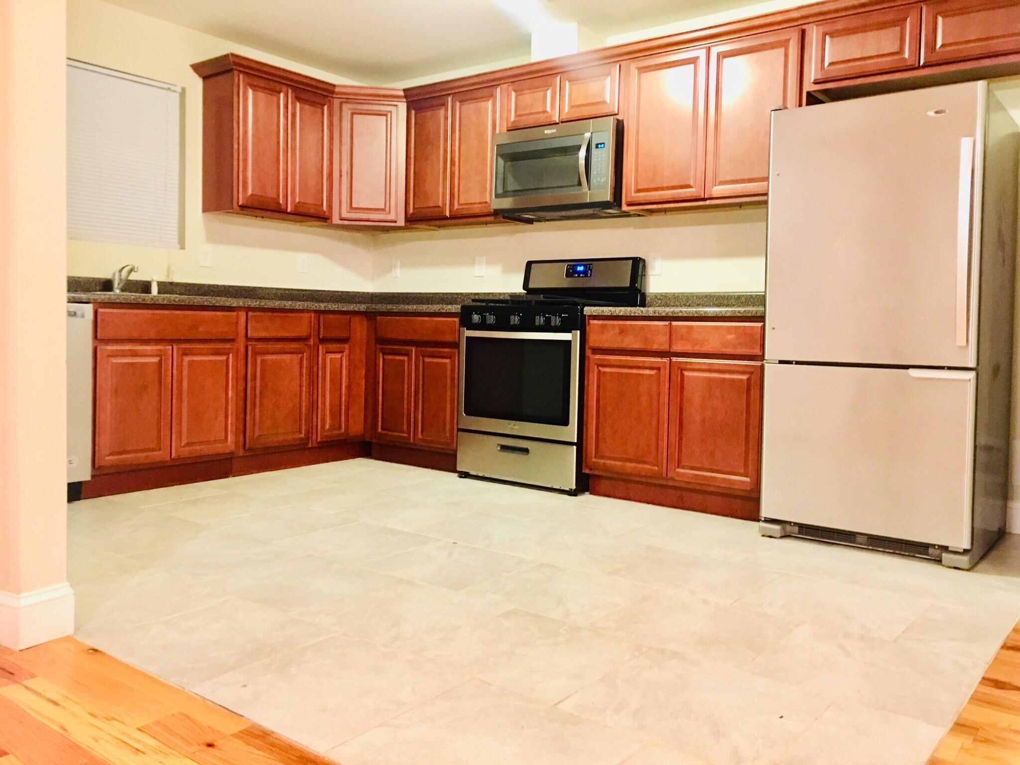 Building Photo - 270 S 20th St