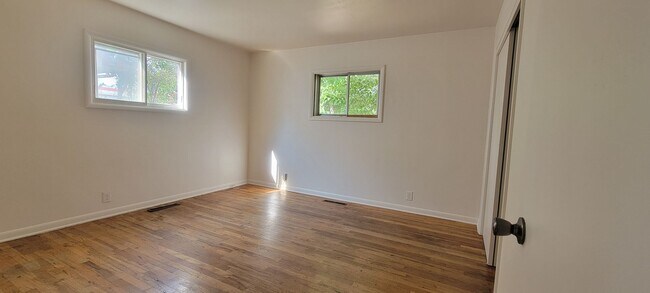 Building Photo - 3 Bedroom 1 Bath Home