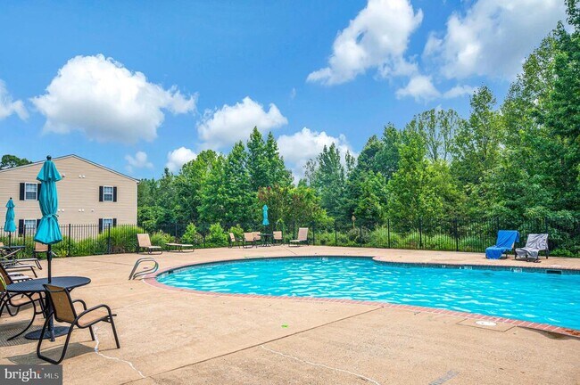Building Photo - 75 Fern Oak Cir
