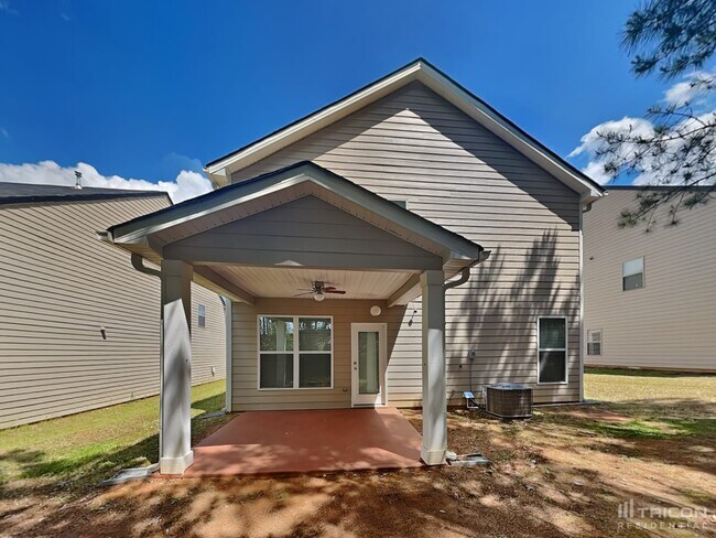 Building Photo - 137 Emporia Loop