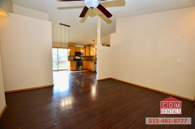 Building Photo - Wonderful DSM Ranch Home