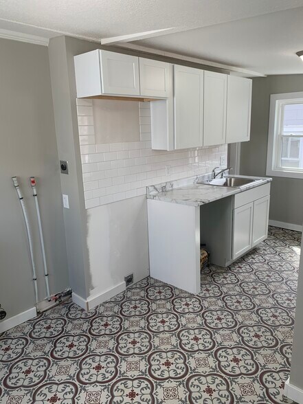 Stove and microwave are now located here - 516 N Broad St