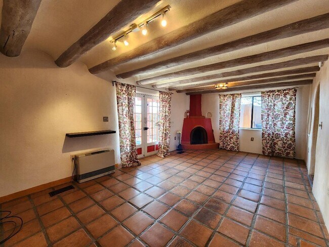 Building Photo - 1703A Jay St