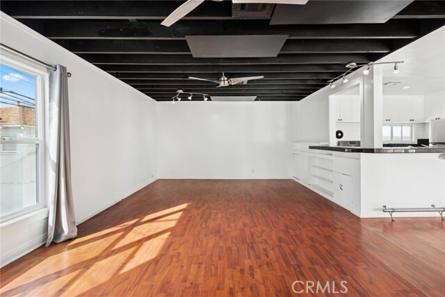 Building Photo - 305 Marine Ave