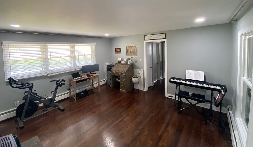 Family room and Office - 3300 Decker Pl