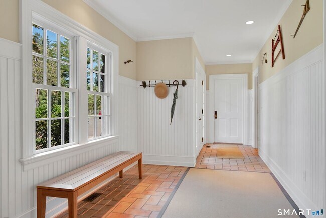 Building Photo - 55 Bishop Ln