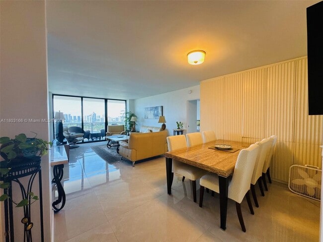 Building Photo - 3675 N Country Club Dr