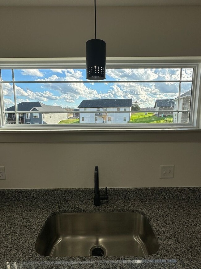 Building Photo - NEW CONSTRUCTION 5 Bed 3 Bath w/ Walk Out Basement Waynesville School District