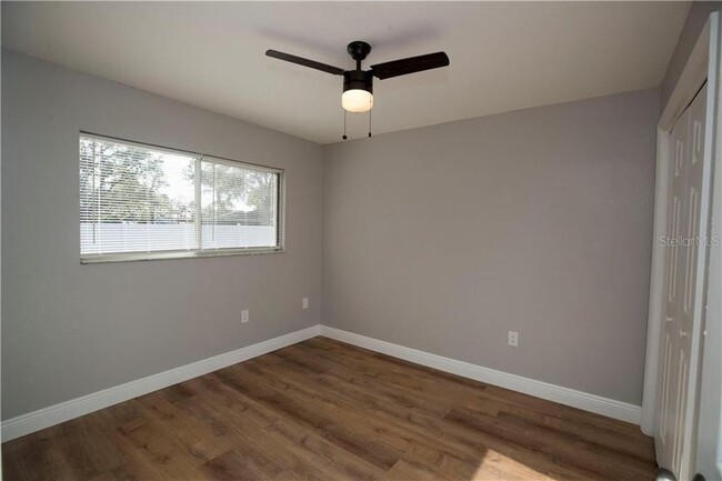 Building Photo - 1643 W Orangecrest Ave