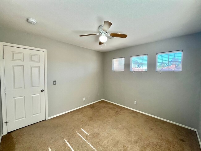 Building Photo - **$800 OFF MOVE IN BY 12/01/25**Spacious 3 Bedroom, 2.5 Bath Home with No HOA and Modern Finishes