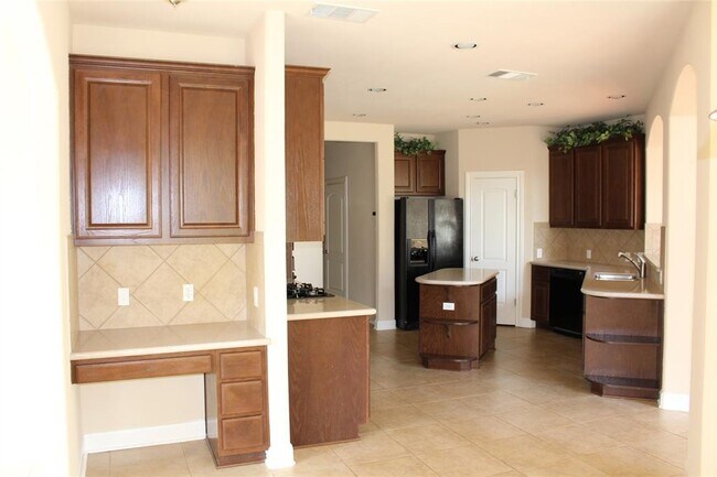 Building Photo - 7617 Menler Dr