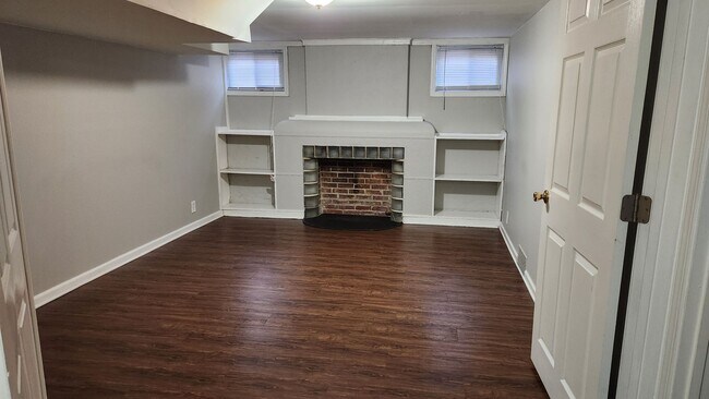 Building Photo - Four Bedroom House Available NICE
