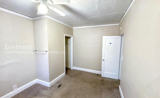 Building Photo - 605 E Santa Inez Ave