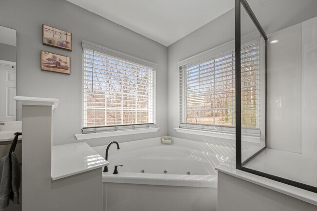 Building Photo - 308 Stone Heath Ct