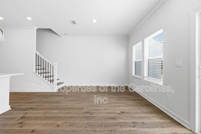 Building Photo - 238 Tiger Lily Dr