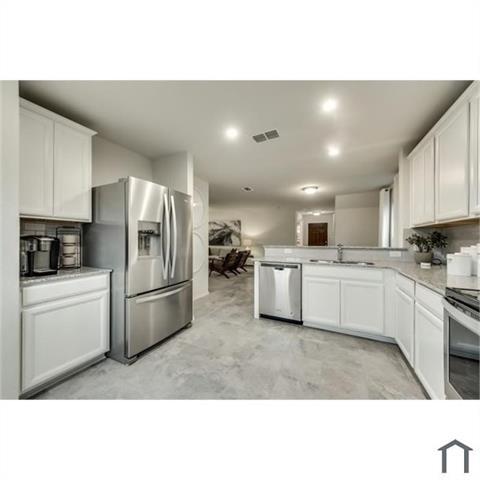 Building Photo - 1329 Rosenberg Dr