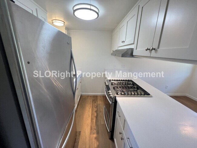 Building Photo - AVAILABLE JUNE - 1 Bedroom / 1 Bathroom Condo in Los Osos