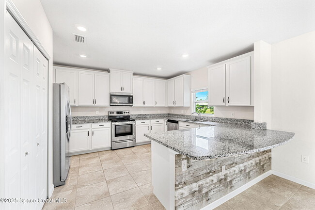 Building Photo - 4122 Moccasin Dr