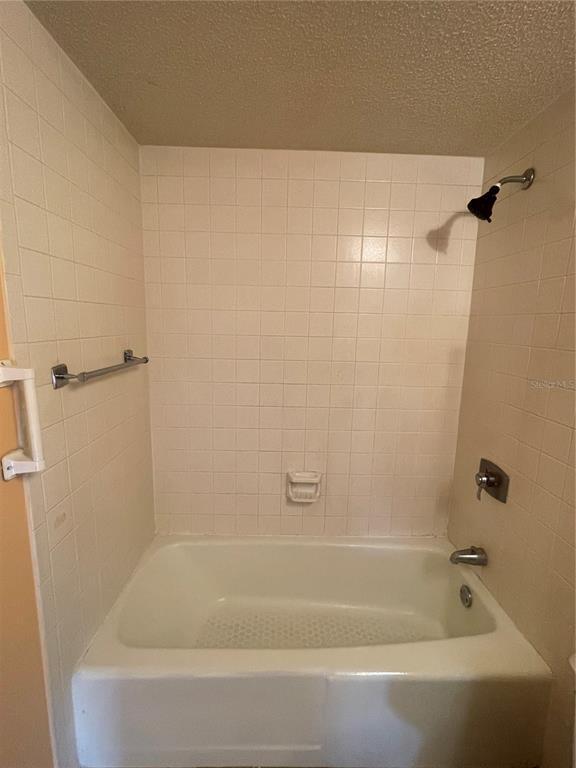 Building Photo - 549 Fairways Dr