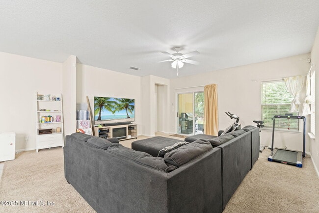 Building Photo - 300 Auburn Oaks Rd E