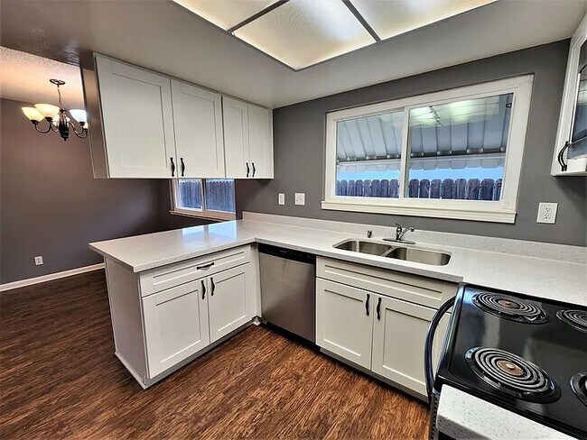 Building Photo - 3015 Barmouth Dr