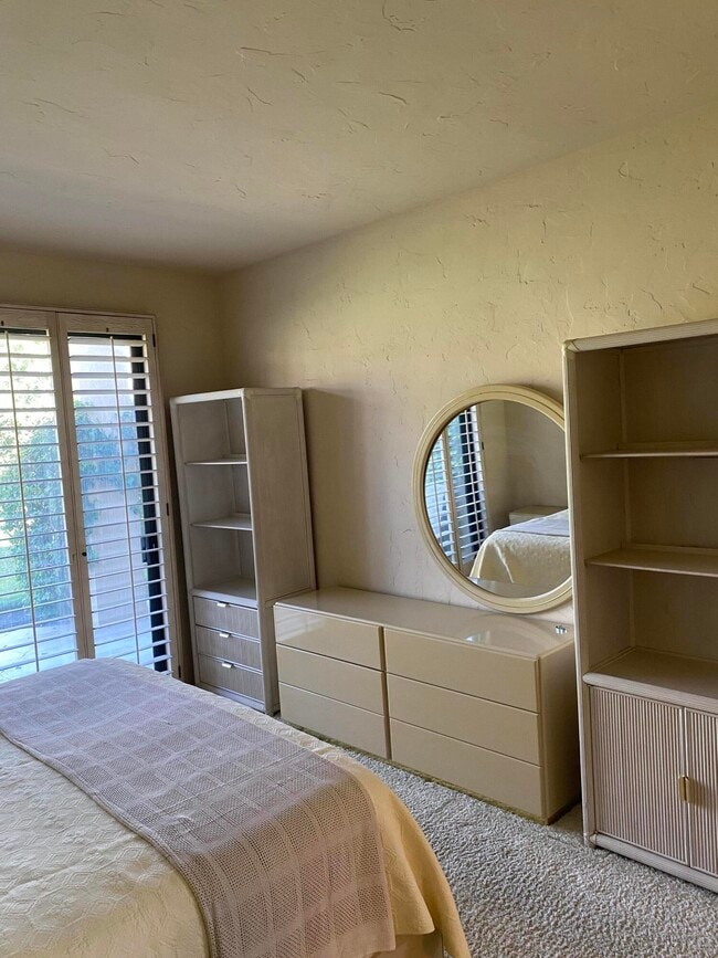 Building Photo - 54673 Oak-Hill