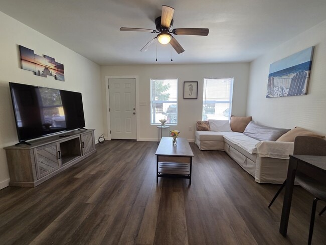 Building Photo - 112 Linda Dr