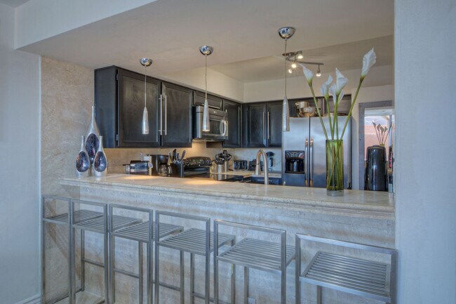 Building Photo - 7401 N Scottsdale Rd