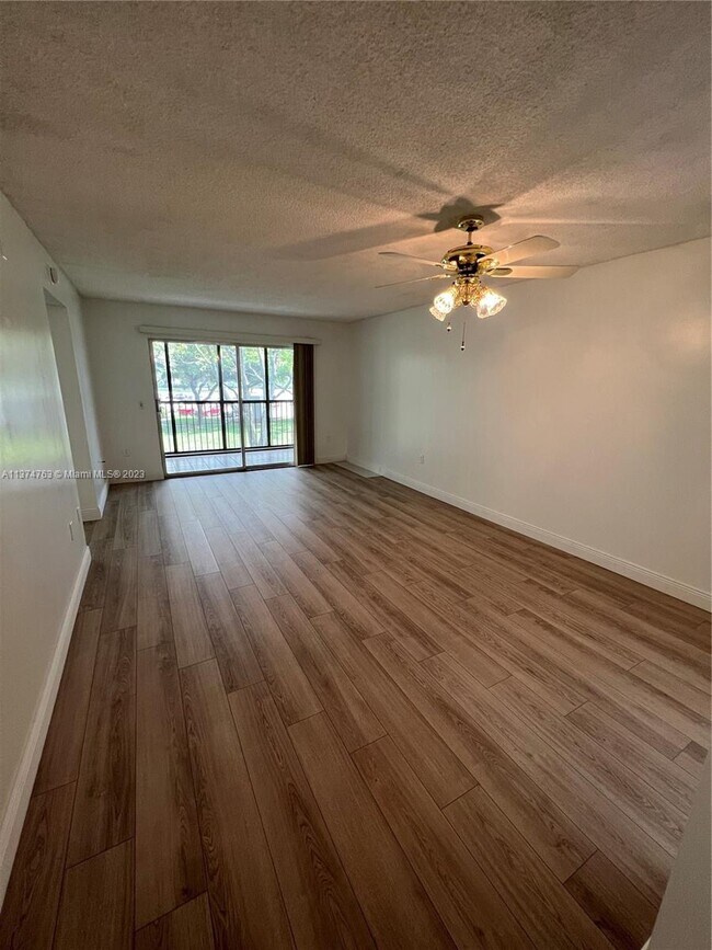 Building Photo - 901 SW 138th Ave