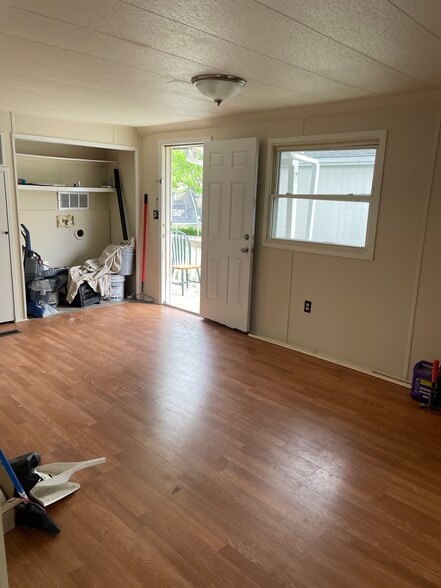 Building Photo - 404 Cherry St