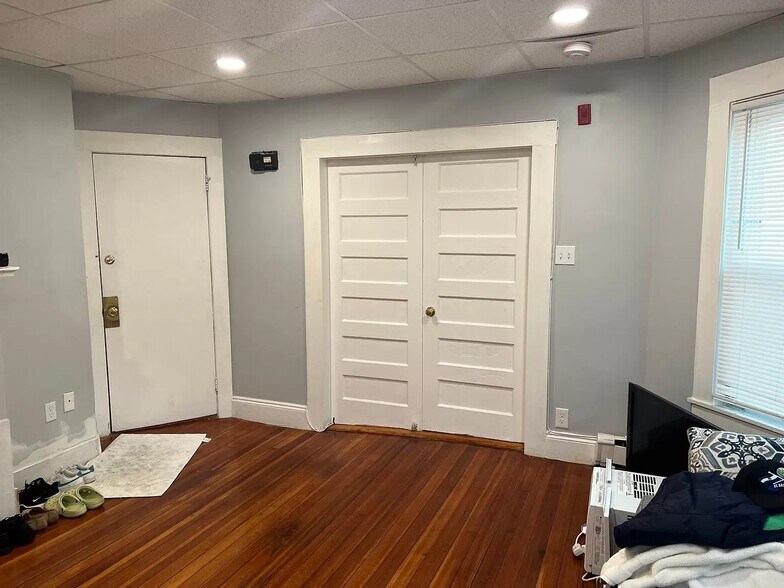 Building Photo - 80 Park Ave