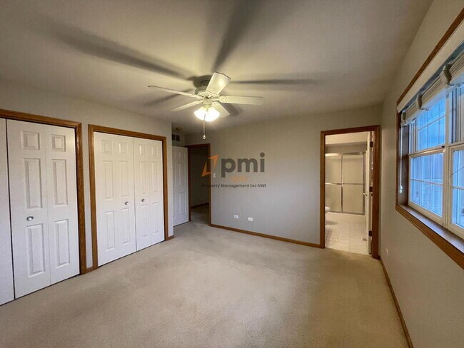 Building Photo - 725 Seminary Dr