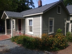 Building Photo - Chapel Hill / 5BR House on Cottage Ln AVAI...