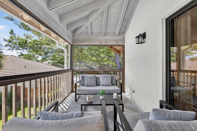 Building Photo - 419 Brackenwood Ln S