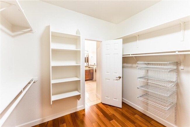 Building Photo - 15716 Belfin Dr