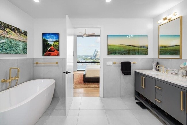 Building Photo - 70 Rainey St