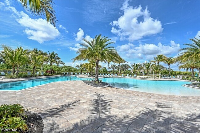 Building Photo - 28093 Sanibel Sands St
