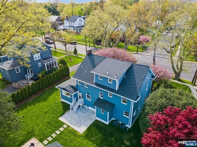 Building Photo - 648 East St