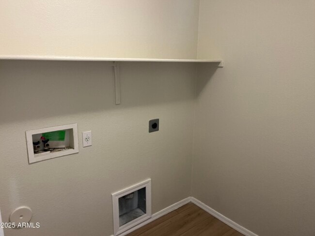 Building Photo - 9441 W Jamestown Rd