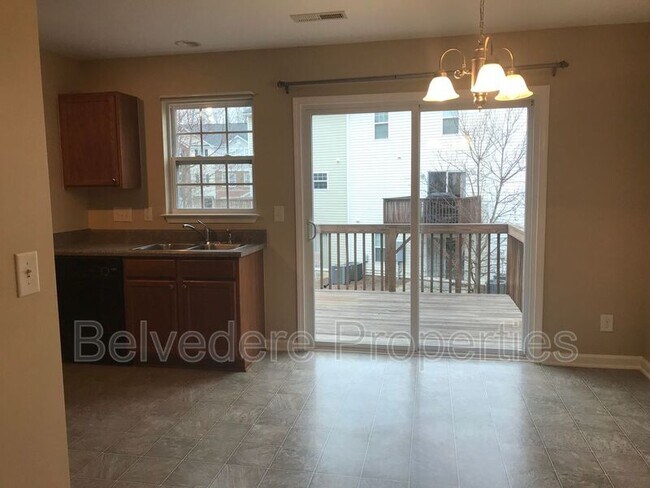 Building Photo - 39 Ackland Dr