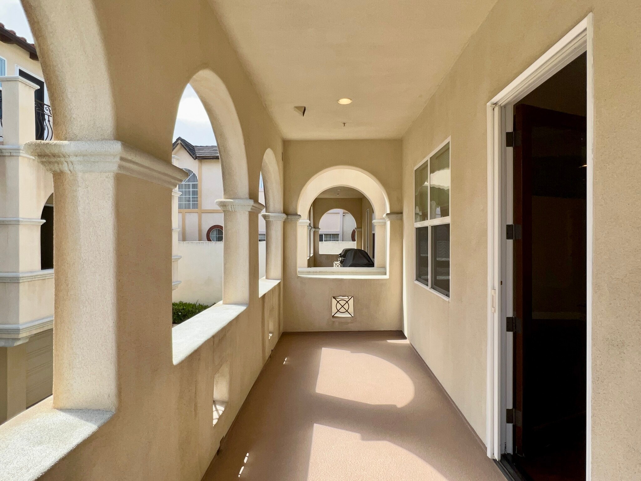 Building Photo - 3844 Tilden Ave