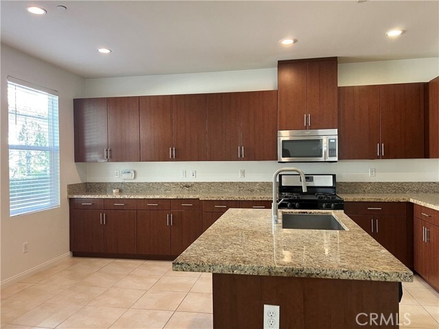 Building Photo - 905 N Purple Sage Dr